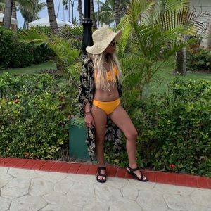 Shipping tomorrow! So purchase :)will accept offer